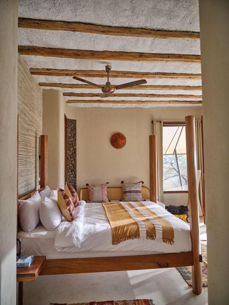 Surana Buffalo Springs Archers Post Exterior photo